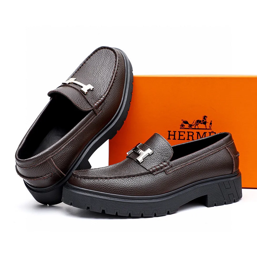 Men's shoes 💰680 💐[HERMES] popular men's shoes counter original items! The world's top brands...Luxury quality...//Fashion and high-end footwear 👍💪🏻...give you a low-key luxury comfort experience👍. The upper is made of pure Italian-imported original top-layer pebbled cowhide. Sweat-absorbent cowhide leather lining. Comfortable and breathable. The original rubber-plastic flower foam light outsole is high-end and classy. Luxurious and noble!! .. OEM factory shipment [Hug] stall.. Original plate. Welcome to taste..39-45 (38.45.46🉑️Customized)